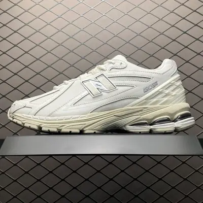 💰569 純原New Balance 新百倫 M1906RWW 復古休閒跑步鞋 尺碼：36 37 37.5 38 38.5 39.5 40 40.5 41.5 42 42.5 43 44 44.5 45 編號：27YDEF202