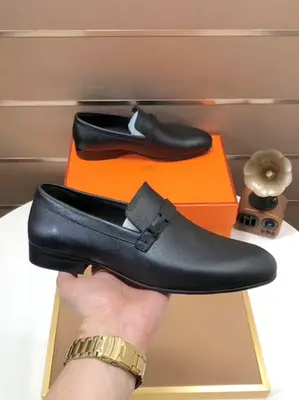 工廠💰【愛馬仕 HERMES】（牛皮內裡）🍀義大利頂級奢侈🍀他不追求新奇的款式和華麗的色彩，以其完美無瑕、優雅、經典的風格吸引著成功男士的青睞正裝皮鞋 這款非常非常舒適，簡潔穩重的款式讓您輕鬆搭配任何風格！版型絕對原版套楦1:1精製，