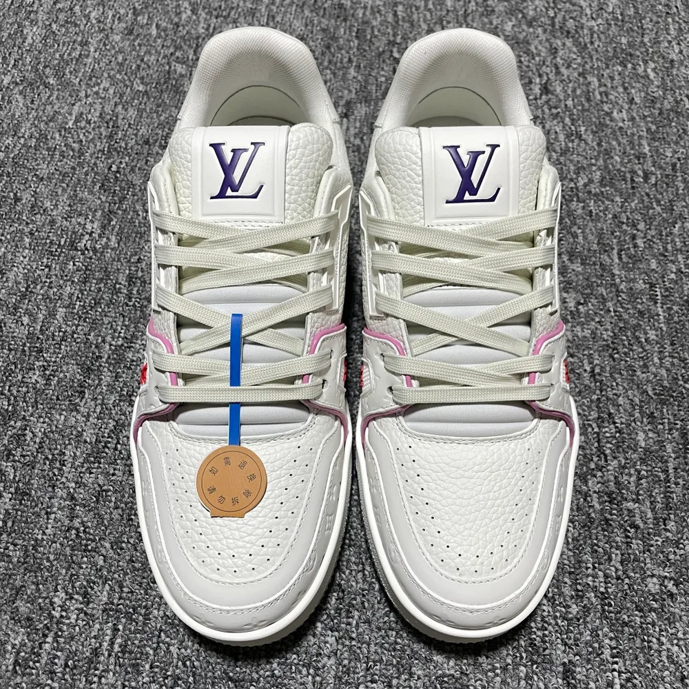 Louis Vuitton 路易威登 LV Trainer 低幫休閒板鞋 海淘代購同渠道品質 高階零售 外貿充正專供 原版購入開發 ZP級全套包裝 完美楦型 正確卡色 大底TPU 質感媲美原版 細節與原版一致 請注意區分市面通貨材 尺碼：3