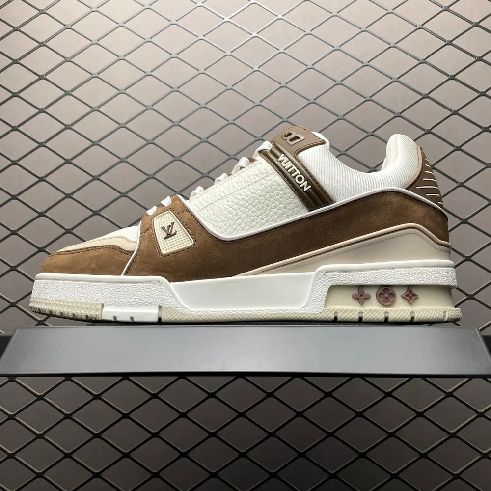 💰820 Louis Vuitton 路易威登 LV Trainer 低幫休閒板鞋 私人訂單 原版開發 高階零售 外貿充正專供 原版購入開發 ZP級全套包裝 完美楦型 正確卡色 大底TPU 質感媲美原版 品質可吊打市面大多數版本 尺碼：3