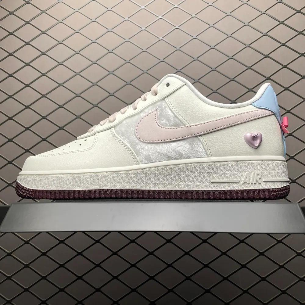 💰559 純原NK Air Force 1 Low " Valentine's Day " 情人節 空軍一號低幫休閒板鞋 IQ4937-161 原廠衝刀皮料切割乾淨 無任何毛邊 打造純正空軍 全掌內建蜂窩氣墊 原盒配件 原廠中底鋼印、拉幫