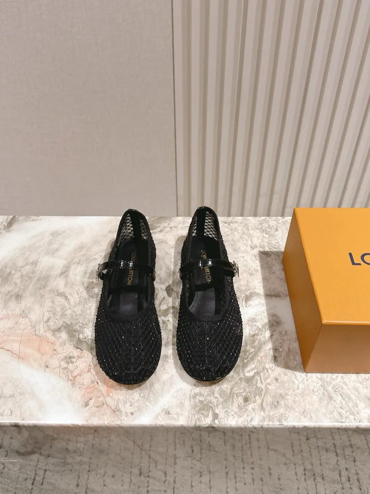 💰680  | ²⁰²5𝐬𝐬 🤍🤎size 35-41  40  41定製