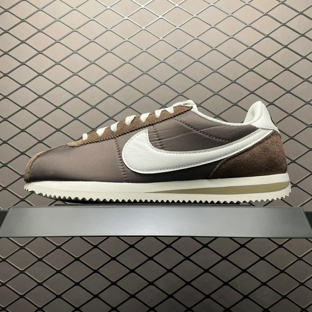 💰530 純原NK Cortez 阿甘休閒跑步鞋 DZ2795-200 尺碼：36 36.5 37.5 38 38.5 39 40 40.5 41 42 42.5 43 44 44.5 45 編號：22YEFF20