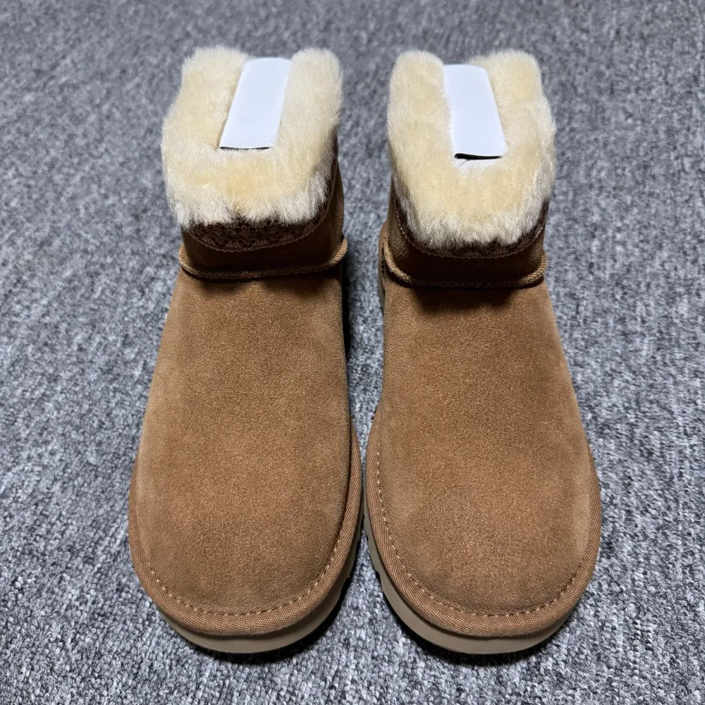 💰610   平臺外貿專供 UGG Classic 女子雪地靴 1174496 十年品牌製鞋代工廠生產線出品 注重每一處細節 隆豐A級真羊皮毛一體 完全遵循ZP工藝流程打造 尺碼：35 36 37 38 39 40 編號：31UEFF70