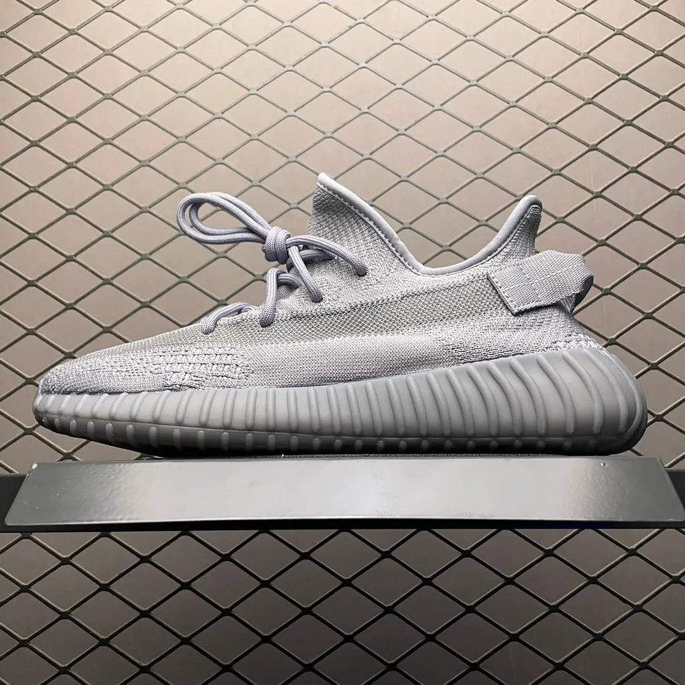 💰550 AD 阿迪 Yeezy Boost 350V2  侃爺椰子 新配色 IF3219 尺碼：36 36.5 37 38 38.5 39 40 40.5 41 42 42.5 43 44 44.5 45 46 47 48 編號：23Y