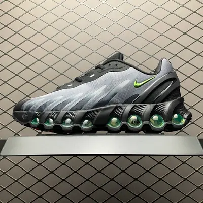 💰550 純原NK Air Max Dn8 氣墊跑鞋 FQ7860-003 全新鞋款在同側採用了圓柱倉式的設計，不僅有防滑耐磨性功能，還搭配了周圍一圈柔軟的泡棉材質，提供全新的複合腳感八成還是泡棉腳感 尺碼：36 37 38 39 40 