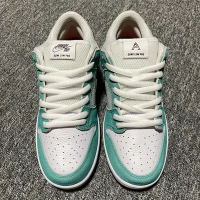 純原 April Skateboards x NK SB Dunk Low 小蒂芙尼綠 聯名款低幫休閒板鞋 FD2562-400 天花板品質 市面唯一正確原裝版本 全身採用原廠皮料 鞋帶 織嘜 內標全部客供原廠 原廠資料 原廠楦頭紙板打造 