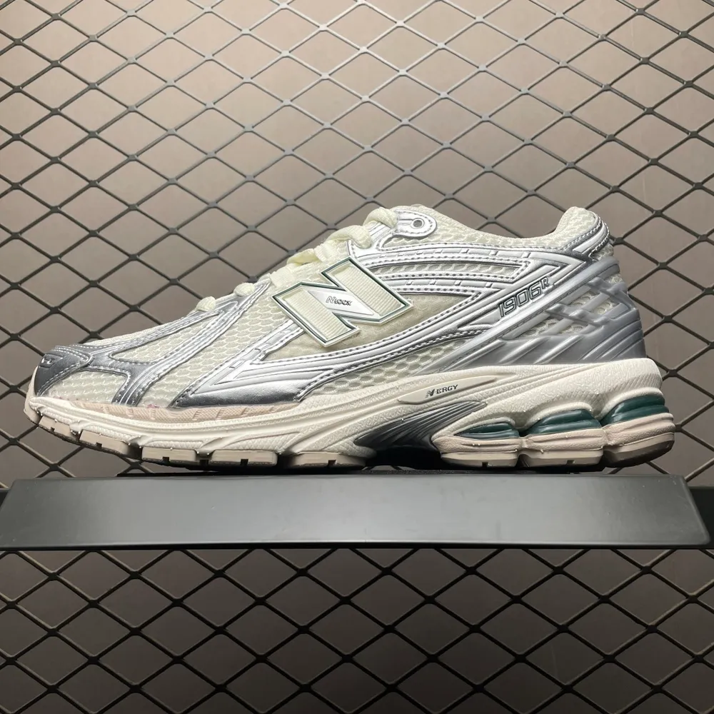 💰569 DT純原New Balance 新百倫 M1906REE 復古休閒跑步鞋 原版組合大底 尺碼：36 37 37.5 38 38.5 39.5 40 40.5 41.5 42 42.5 43 44 44.5 45 編號：27YEF