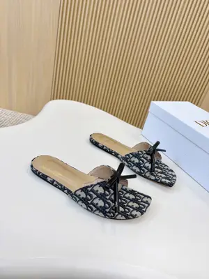 迪家2606新款，碼數:35-43碼，出廠價570（皮底加40）
