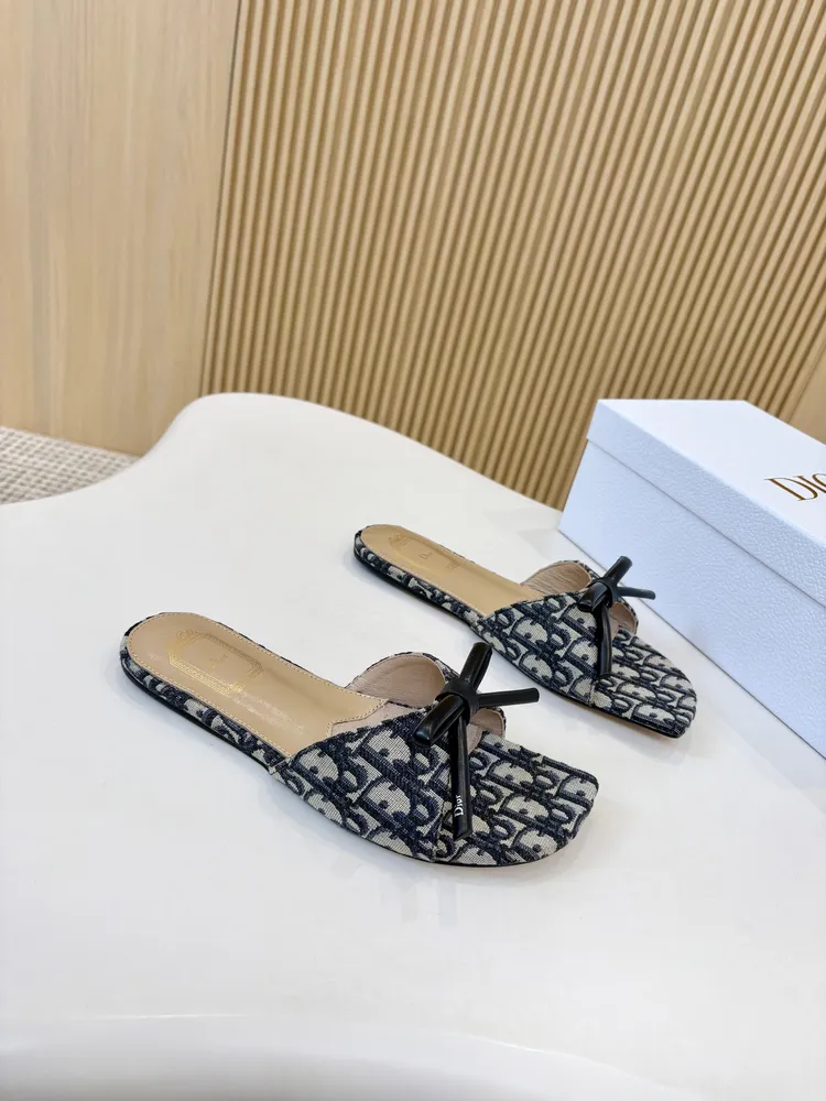 迪家2606新款，碼數:35-43碼，出廠價570（皮底加40）