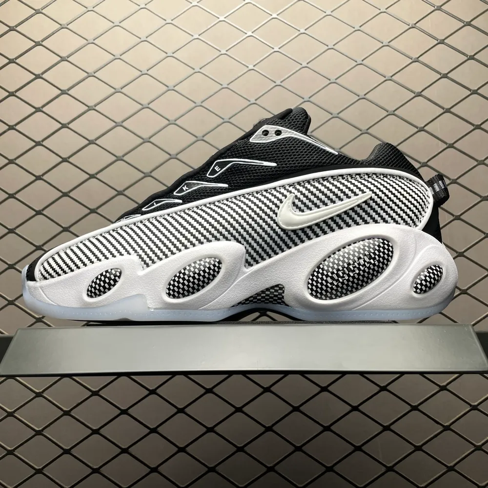 💰569 純原NOCTA x NK Glide 聯名款 復古運動鞋 DM0879-011 外貿專供品質 隆重介紹Drake與Nike的全新鞋款NOCTA Glide，它的設計靈感源自經典的Zoom Flight 95，並融合 NOCTA經