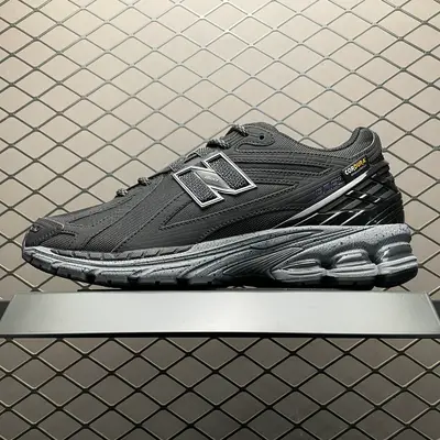 💰569 純原New Balance 新百倫 M1906ROC 復古休閒跑步鞋 尺碼：36 37 37.5 38 38.5 39.5 40 40.5 41.5 42 42.5 43 44 44.5 45 46.5 編號：27YDEF202