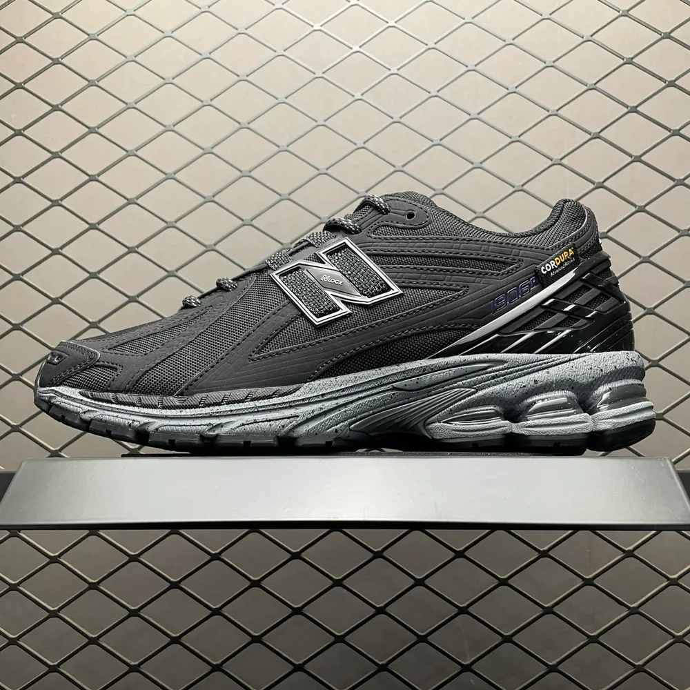 💰569 純原New Balance 新百倫 M1906ROC 復古休閒跑步鞋 尺碼：36 37 37.5 38 38.5 39.5 40 40.5 41.5 42 42.5 43 44 44.5 45 46.5 編號：27YDEF202