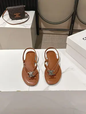 💰630 CELINE思琳春夏最新款夾趾平底涼鞋