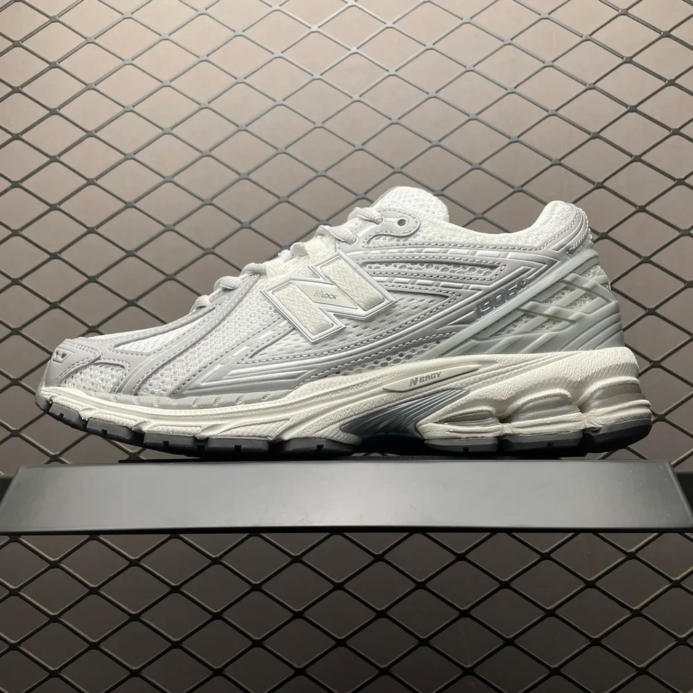 💰569 純原DT版 New Balance 新百倫 M1906RJM 復古休閒跑步鞋 原版組合大底 尺碼：40 40.5 41.5 42 42.5 43 44 44.5 45 編號：27YEFF12