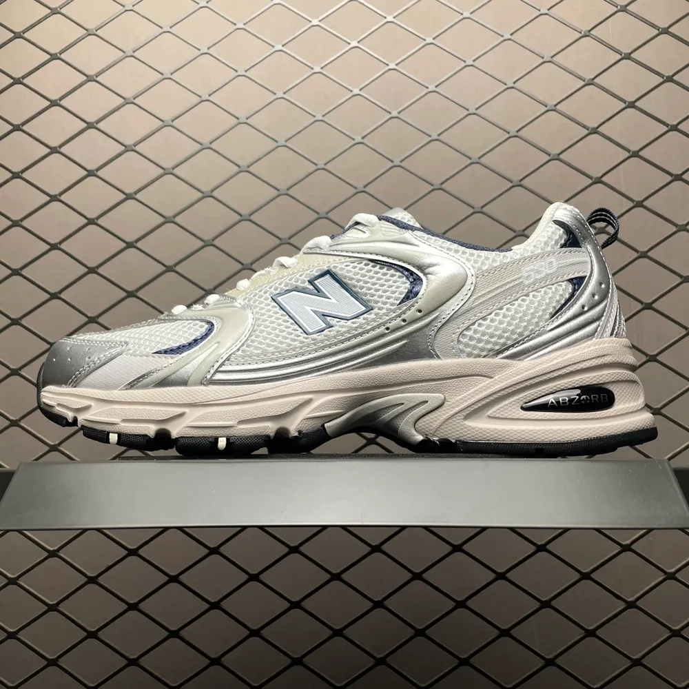 💰530   純原 New Balance 新百倫 復古休閒跑步鞋 MR530KA 全新外貿專供版 頭部一線大廠出品 全新開發 原版原楦 獨立私模大底 最大做到46.5 高階零售專供產物 尺碼：36 37 37.5 38 38.5 39.
