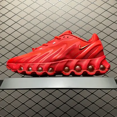 💰550 純原NK Air Max Dn8 氣墊跑鞋 FQ7860-019 全新鞋款在同側採用了圓柱倉式的設計，不僅有防滑耐磨性功能，還搭配了周圍一圈柔軟的泡棉材質，提供全新的複合腳感八成還是泡棉腳感 尺碼：36 37 38 39 40 