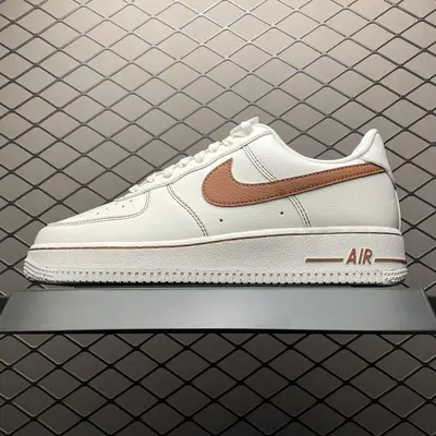 💰550 純原NK Air Force 1 Low 空軍一號低幫休閒板鞋 HQ2037-101 原廠衝刀皮料切割乾淨 無任何毛邊 打造純正空軍 全掌內建蜂窩氣墊 原盒配件 原廠中底鋼印、拉幫完美 全套原楦原模傾力打造完美版型 尺碼：36 