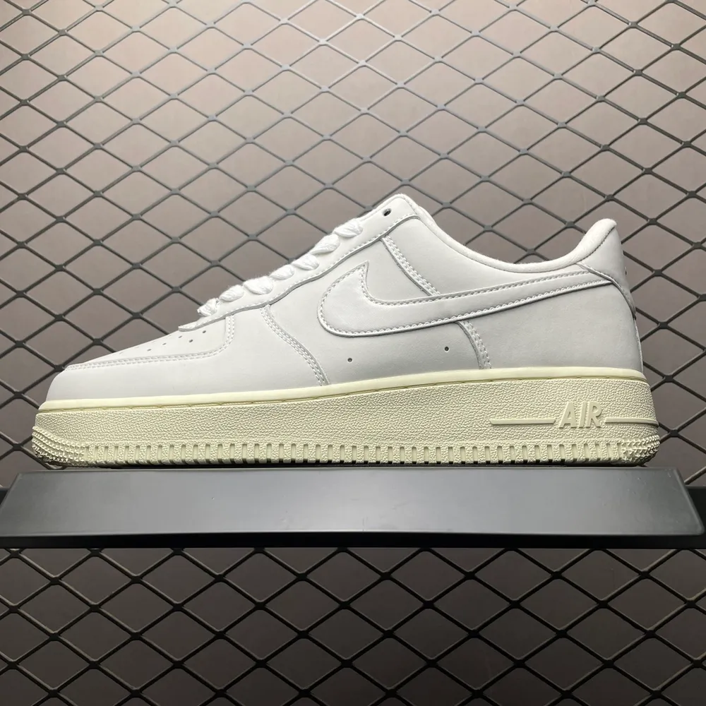 💰550 純原NK Air Force 1 Low 空軍一號低幫休閒板鞋 DR9503-100 原廠衝刀皮料切割乾淨 無任何毛邊 打造純正空軍 全掌內建蜂窩氣墊 原盒配件 原廠中底鋼印、拉幫完美 全套原楦原模傾力打造完美版型 尺碼：36 