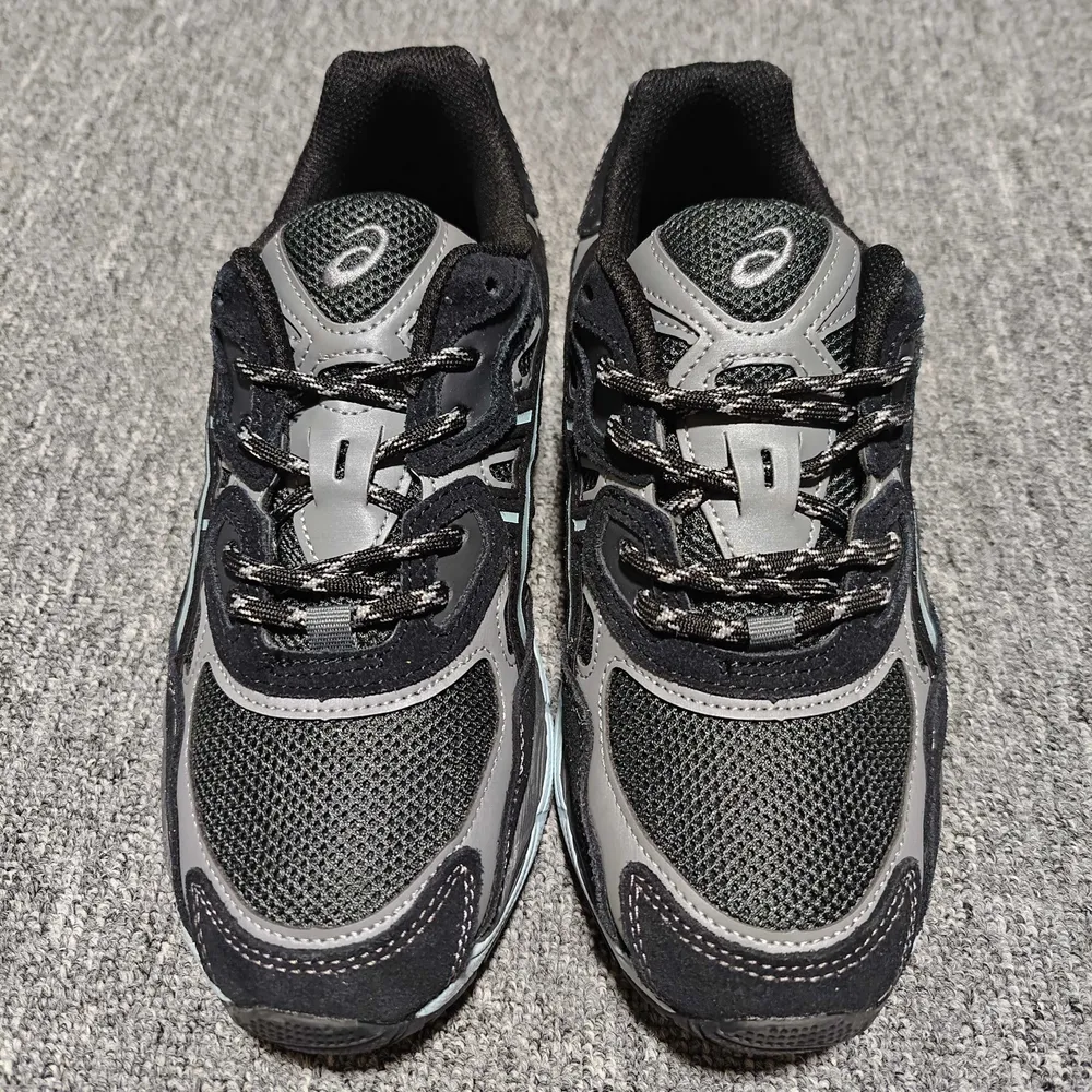 💰530  純原 Asics 亞瑟士 GEL-NYC 低幫運動休閒跑步鞋 1203A577-001 外貿平臺專供 大廠出品 細節到位 區別市面通貨 尺碼：36 37 37.5 38 39 39.5 40 40.5 41.5 42 42.5