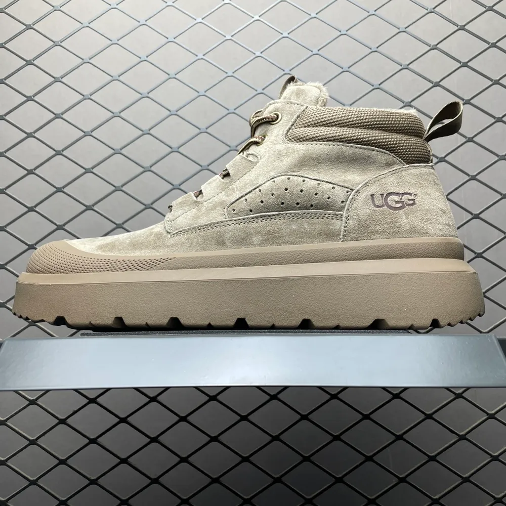 💰640 純原UGG 客制款 中幫男士休閒鞋雪地靴馬丁靴系列 U6338 廣東大廠品質 秋冬新款 時尚潮流搭配 面料釆用義大利進口磨砂牛皮 全鞋真牛皮材料 大底到五金都是代工廠原材料製作 日常隨意搭配 型男必備 尺碼：38 39 40 4