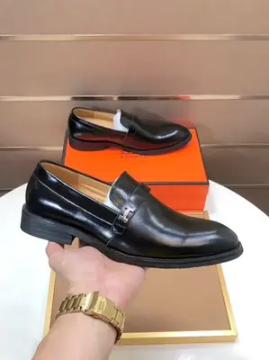工廠💰【愛馬仕 HERMES】（牛皮內裡）🍀義大利頂級奢侈🍀他不追求新奇的款式和華麗的色彩，以其完美無瑕、優雅、經典的風格吸引著成功男士的青睞正裝皮鞋 這款非常非常舒適，簡潔穩重的款式讓您輕鬆搭配任何風格！版型絕對原版套楦1:1精製，