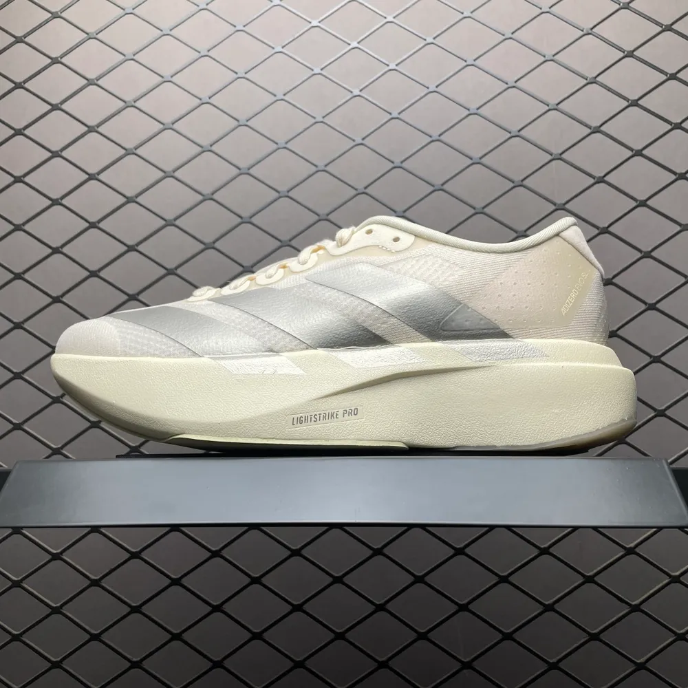 💰530 純原AD 阿迪 Adizero EVO 低幫休閒跑步鞋 JR5841 新版本出貨 區別市面通貨品質 尺碼：36 36.5 37 38 38.5 39 40 40.5 41 42 42.5 43 44 44.5 45 編號：23T