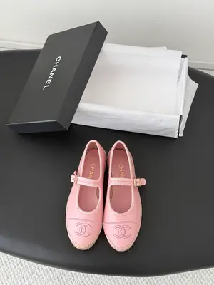Chanel 26P春季新款瑪麗珍漁夫鞋