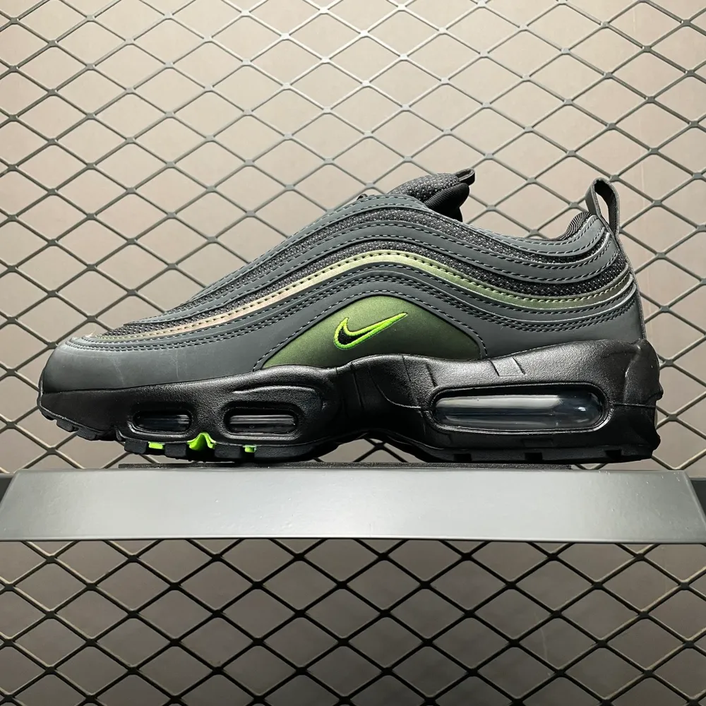💰569  純原 Division St. x NK Air Max 95/97 Ducks Of a Feather Thunder 聯名款 3M反光鞋面 氣墊復古休閒鞋 II1711-900 尺碼：39 40 40.5 41 42 4