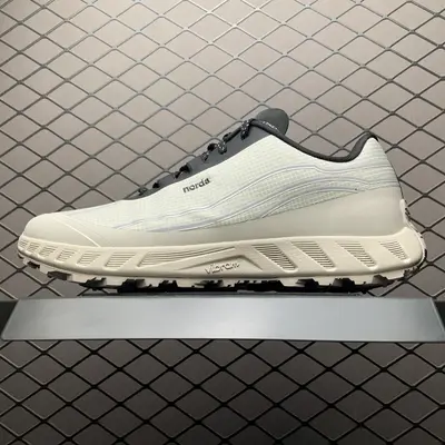 💰579 外貿熱款專供 Norda 諾達 002 Sneaker 網面越野跑步鞋 加拿大高階品牌 官方售價281K+ 運動通勤皆宜 非常時尚小眾且具有功能性的一款跑鞋 尺碼：36 36.5 37.5 38 38.5 39 40 40.5 