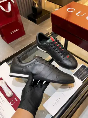 Gucci Shift2026走秀款系列情侶款德訓薄底運動鞋❗❗