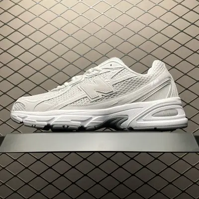 💰530 純原New Balance 新百倫 U740GS2 復古休閒慢跑鞋 尺碼：36 37 37.5 38 38.5 39.5 40 40.5 41.5 42 42.5 43 44 44.5 45 編號：23YEFF35
