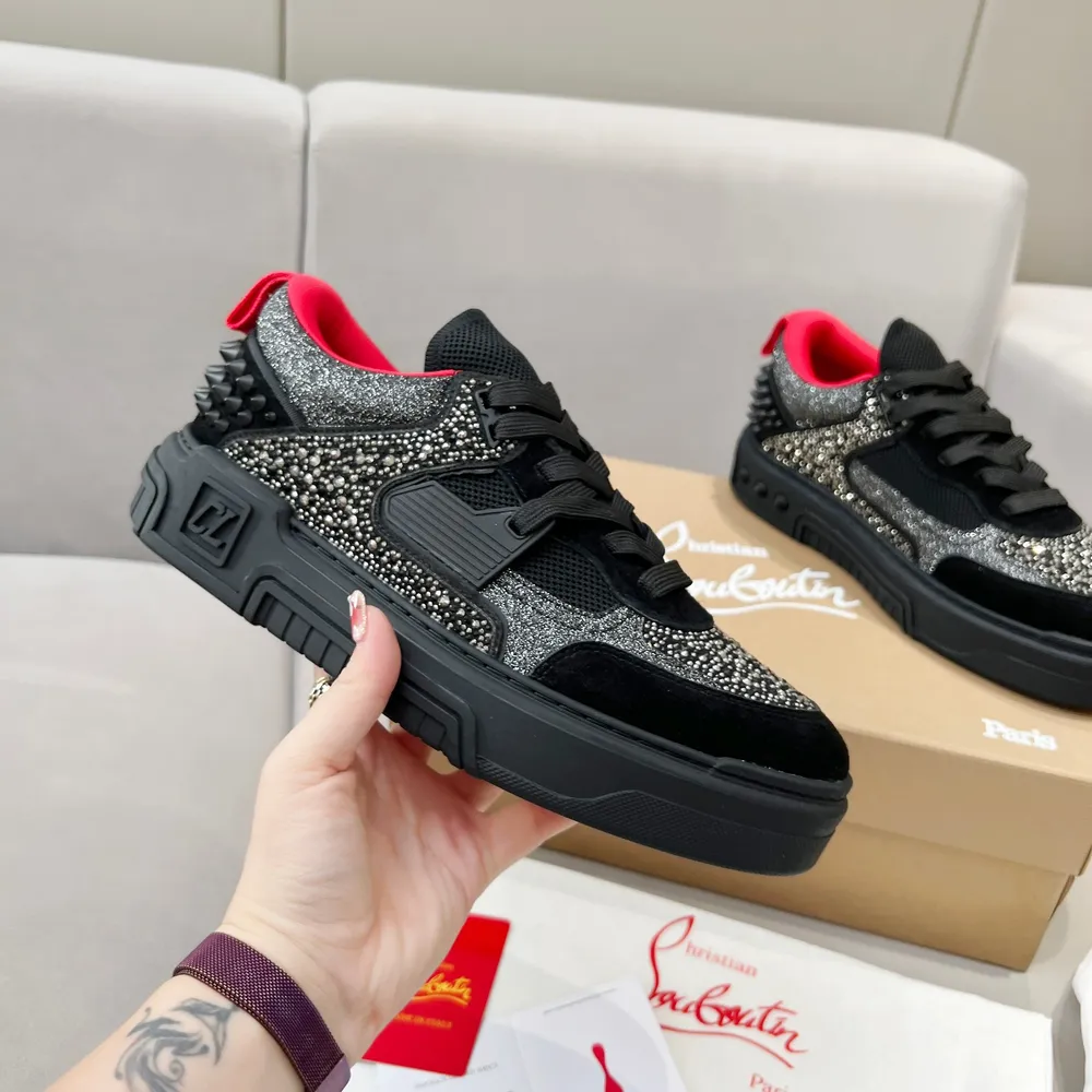 p760 王俊凱 楊冪 許凱 張婧儀 丁程鑫 陳牧馳 王子異 同款Christian Louboutin路鉑廷 2024 【新品】鑽面 ASTROLOUBI 男女同款厚底運動鞋紅底鞋時尚與運動完美融合,