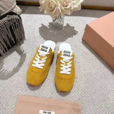 miumi早春走秀新款阿甘德訓鞋運動鞋， 巨巨巨好穿的德訓鞋，