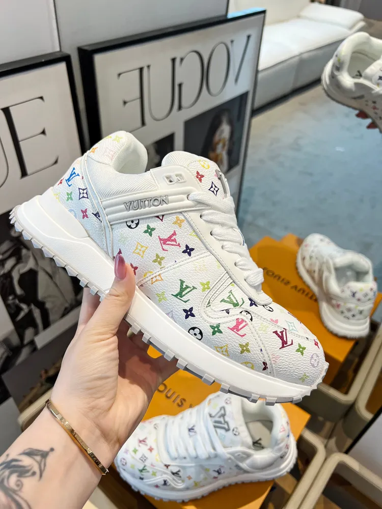 p890LV路易威登  最新款， 胖丁 情侶款 厚底 休閒 運動鞋,原版1：1製作。專櫃精美包裝[慶祝]