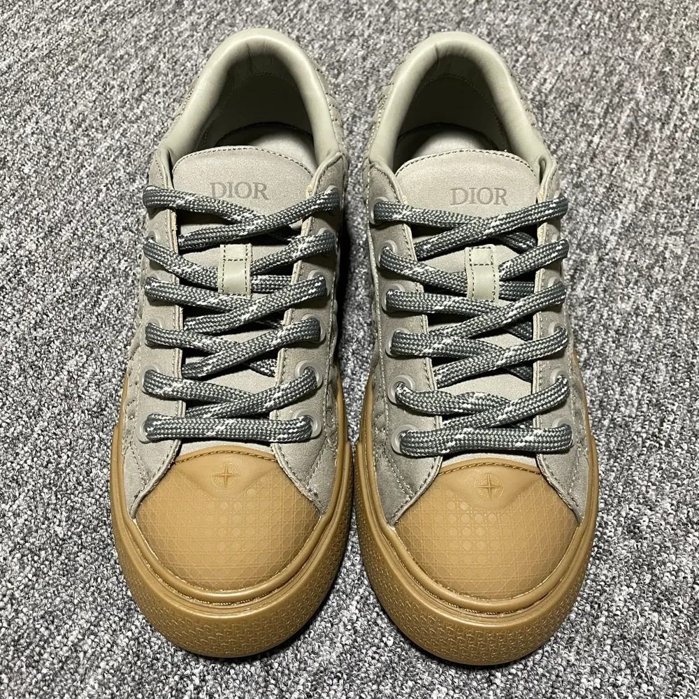 純原 Stone Island x Dior B33 Tennis Do Cotton 石頭島迪奧聯名復古休閒板鞋 麵包鞋 原鞋開發 全新獨立私模大底 原廠級鞋面材料打造 平臺外貿高階零售專供產物 尺碼：40 41 42 43 44 45 