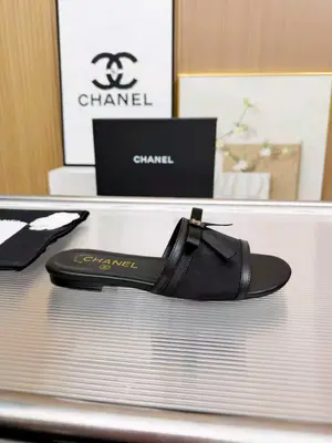 Chanel香奈兒 26C新款網沙蝶蝶結拖 ，顏色：黑色：白色：粉色：杏色，碼數：5-40（定做41  42   43定做不退換）出廠價：橡膠底p550  皮底+40