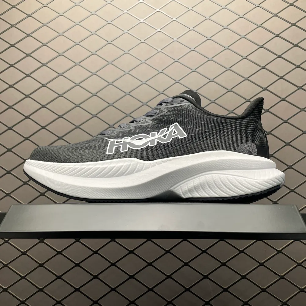 💰530 純原Hoka One One Mach 6 馬赫6代 網面透氣款輕量跑步鞋 1147790 市售最高品質 原版開發 區別市面通貨版本 尺碼： 36 36.5 37 38 38.5 39 40 40.5 41 42 42.5 43
