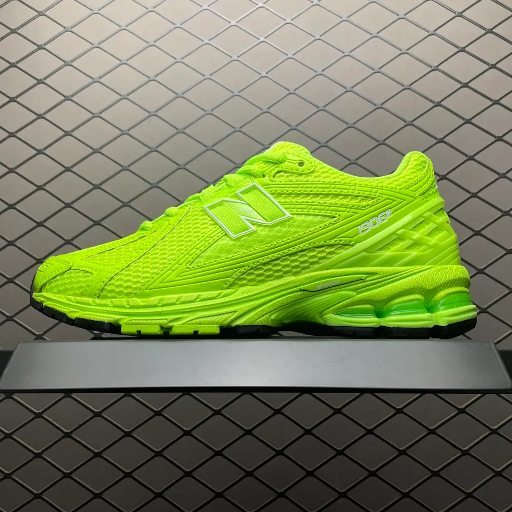 💰569 純原New Balance 新百倫 M1906RAA 復古休閒跑步鞋 尺碼：36 37 37.5 38 38.5 39.5 40 40.5 41.5 42 42.5 43 44 44.5 45 46.5 編號：27YEFF202