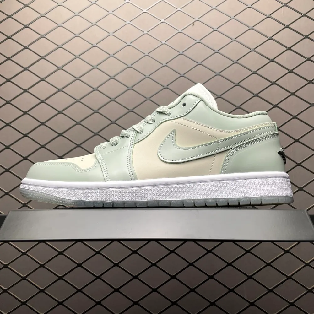 💰569 純原Air Jordan 1 Low AJ1喬1低幫 IH0648-141 目前市售最高品質出貨 原鞋開發 平臺訂單專用代工流水線打造 一眼zp既視感 尺碼：35.5 36 36.5 37.5 38 38.5 39 40 40.