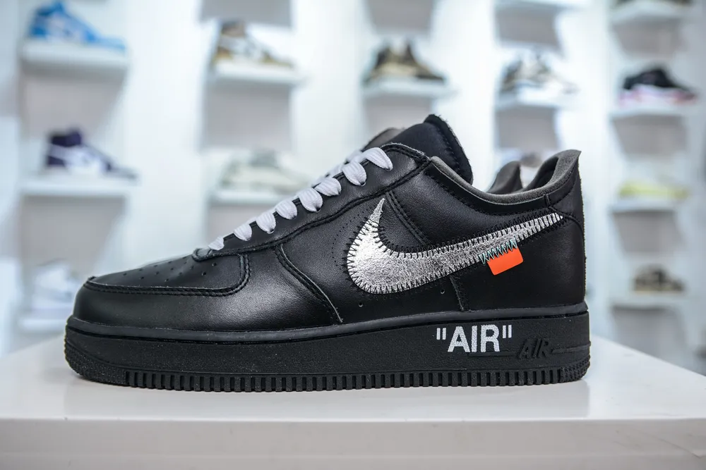 純原 Off-White x Nike Air Force 1 ’07空軍一號解構版本低幫百搭板鞋 黑銀 採用純原裝Prime Asia產皮料 原檔案原資料開發版型 縝密中底拉幫工藝 內建真全掌air sole氣墊內底 原廠高頻追 私模大底