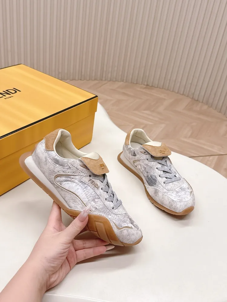 出女p710 男+10 情侶款 Fendi 芬迪最新款 復古阿甘鞋 德訓運動鞋