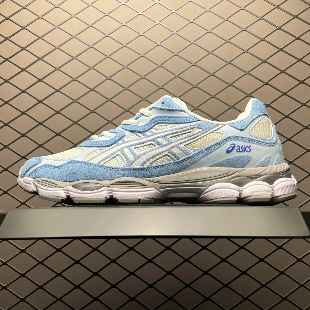 💰530 純原Asics 亞瑟士 GEL-NYC 低幫運動休閒跑步鞋 1203A383-107 平臺專供品質 區別市面通貨 尺碼：36 37 37.5 38 39 39.5 40 40.5 41.5 42 42.5 43.5 44 45 