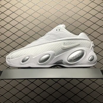 💰569 純原NOCTA x NK Glide 聯名款 復古運動鞋 DM0879-100 外貿專供品質 隆重介紹Drake與Nike的全新鞋款NOCTA Glide，它的設計靈感源自經典的Zoom Flight 95，並融合 NOCTA經