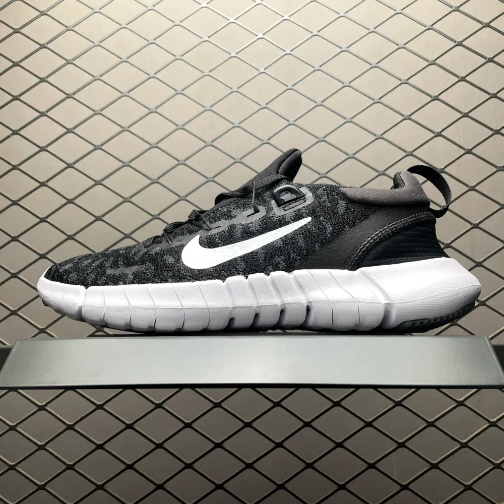 💰530 純原NK Free RN 5.0 赤足 超輕透氣緩震跑步鞋 CZ1884-105 尺碼：36 36.5 37.5 38 38.5 39 40 40.5 41 42 42.5 43 44 44.5 45 編號：22YEFF17