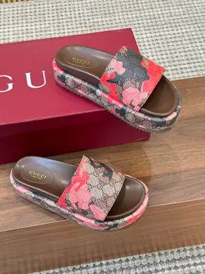 🔥【p590】全年出貨，】古馳Gucci最新限量厚底拖鞋 。頂級品質發售 購入正品開發 . 材質.工藝與原版一致