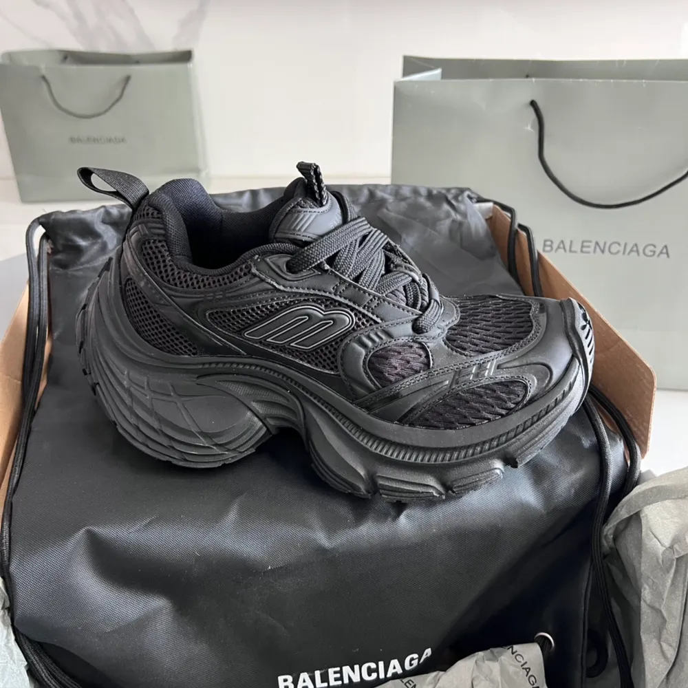 頂級版本Balenciaga：770¥