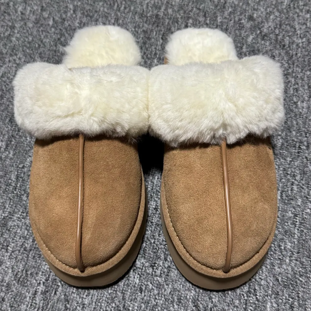 💰530   平臺外貿專供 UGG 女款雪地靴 1122550 十年品牌製鞋代工廠生產線出品 注重每一處細節 隆豐A級真羊皮毛一體 完全遵循ZP工藝流程打造 尺碼：35 36 37 38 39 40 4編號：  23YDEF39