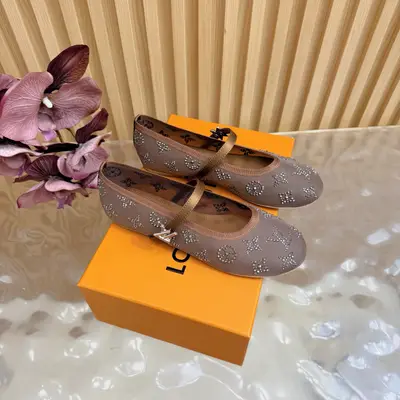 LV  | 路易威登  26𝐬𝐬 2026早春新品 頂級版本⚠️專櫃主打最新款 瑪麗珍單鞋/拖鞋/貓跟拖鞋 硬貨上新🆕