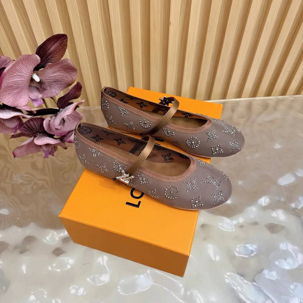 LV  | 路易威登  26𝐬𝐬 2026早春新品 頂級版本⚠️專櫃主打最新款 瑪麗珍單鞋/拖鞋/貓跟拖鞋 硬貨上新🆕